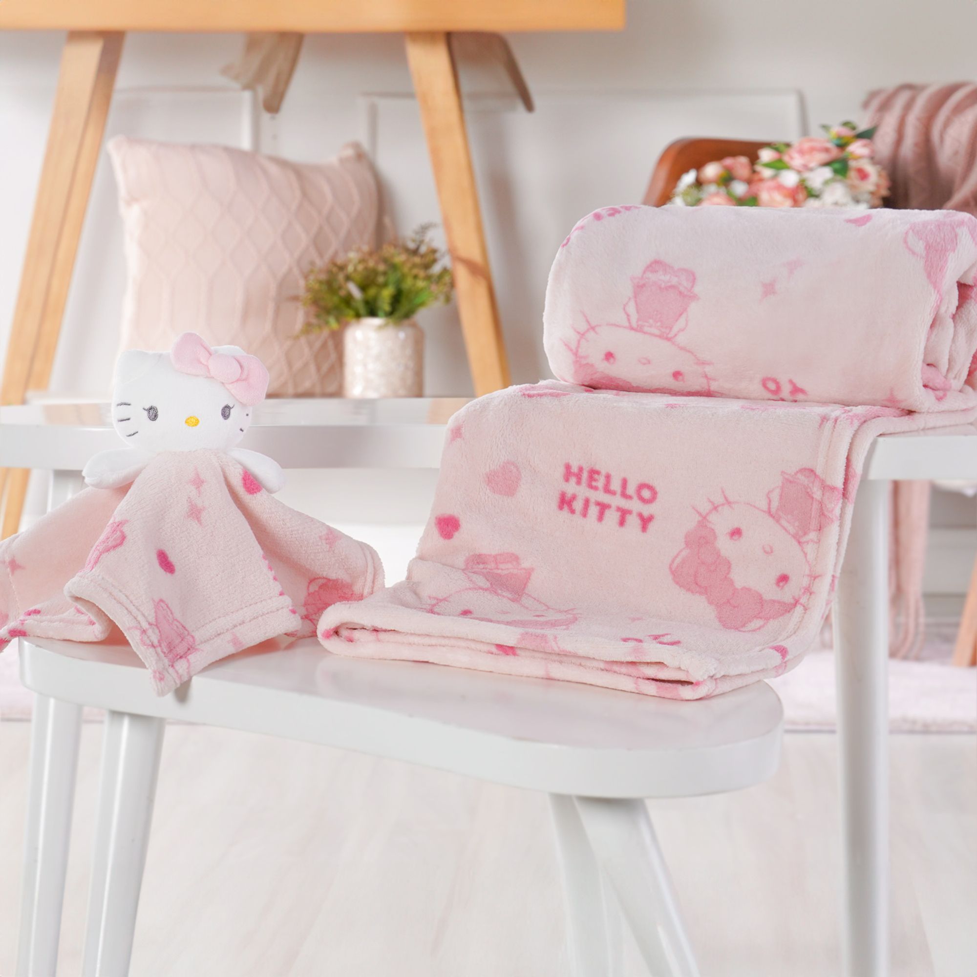 kit-manta-estampada-e-naninha-hello-kitty-rosa