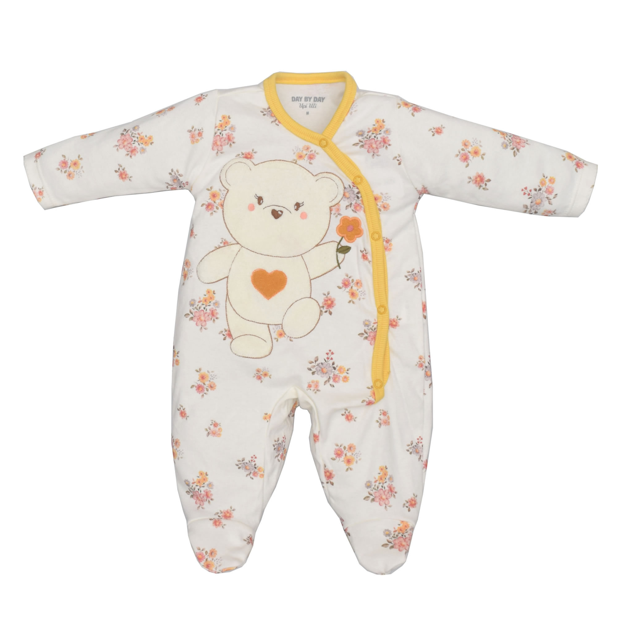 macacao-bebe-suedine-marfim-e-amarelo-ursinha-flor-1