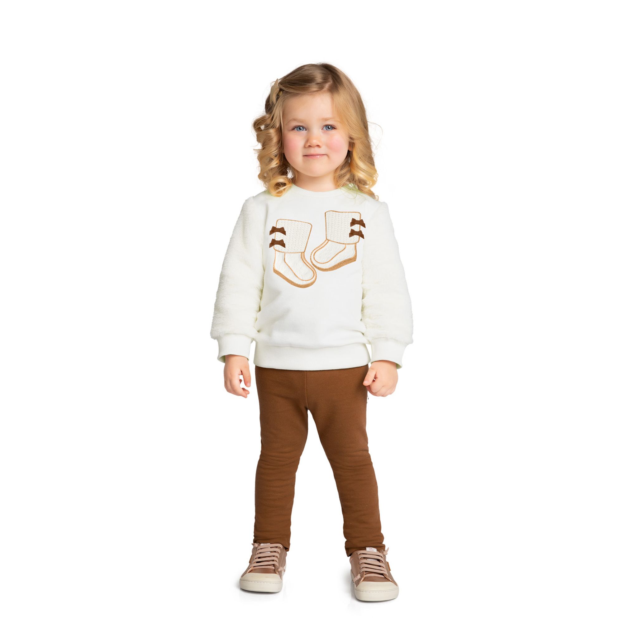 Conjunto-Meninas-Moletom-Botinhas-Off-White-e-Marrom-Mangas-Pelo-1