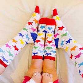 Meia-Infantil-3-4-Branca-Estrelas-Coloridas-Arco-Iris-Cantarola-1