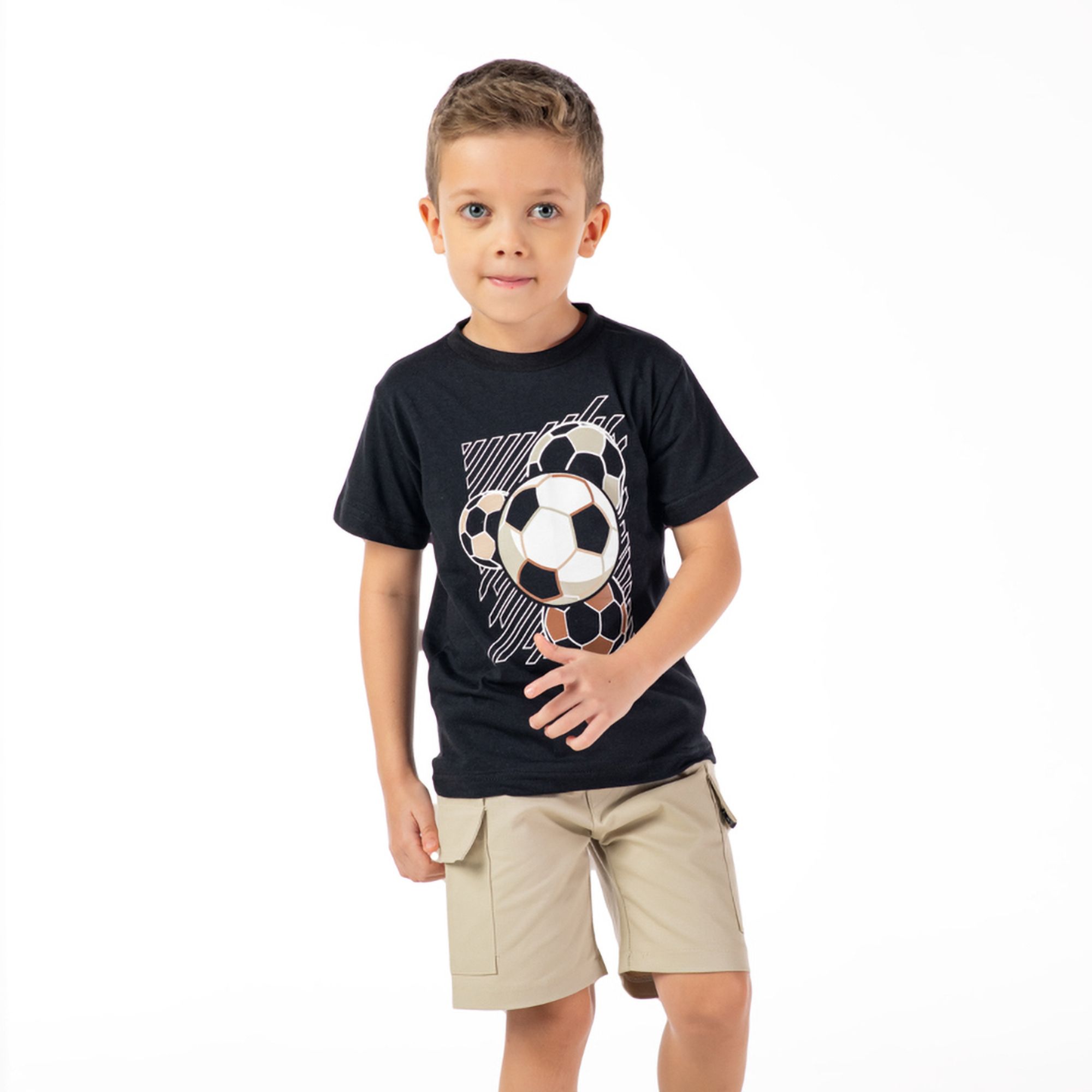 conjunto-infantil-camiseta-preta-bolas-futebol-e-bermuda-sarja-bege-1