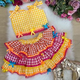 Conjunto-Infantil-Junino-Xadrez-Amarelo-Cropped-e-Saia-Camadas-2