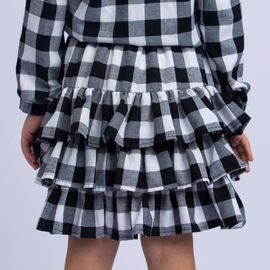 -Saia-Infantil-Junina-Flanela-Xadrez-Preta-e-Branca-Babados-2
