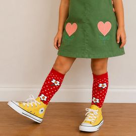 Meia-Infantil-3-4-Vermelha-Maju-Flores-e-Poas-Brancos-Cantarola-