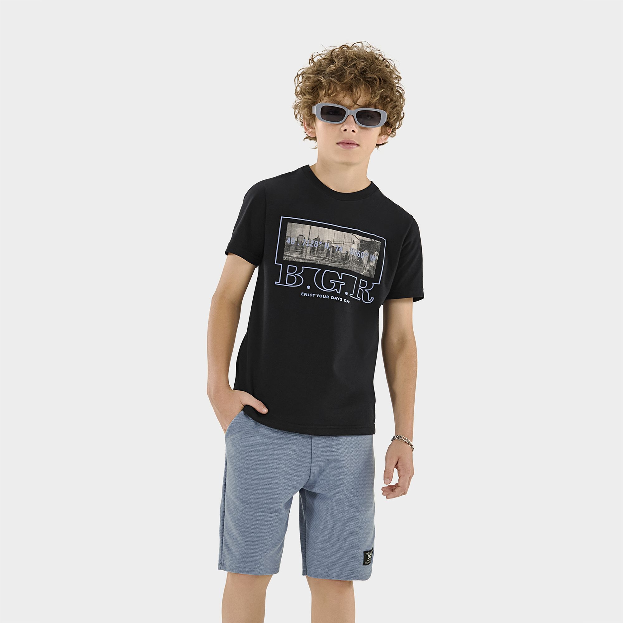 Conjunto-Meninos-Camiseta-Preta-e-Bermuda-Moletom-Pique-Azul-1